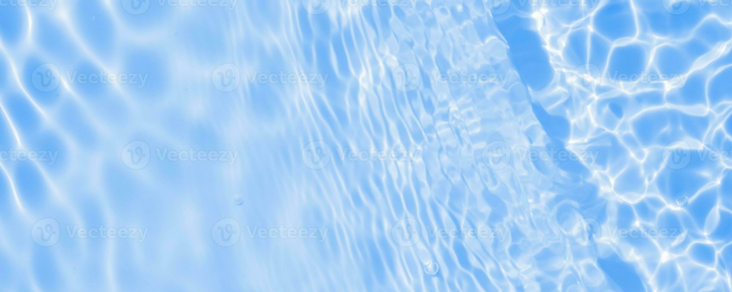 abstrait transparent l'eau ombre surface texture Naturel ondulation sur bleu Contexte photo