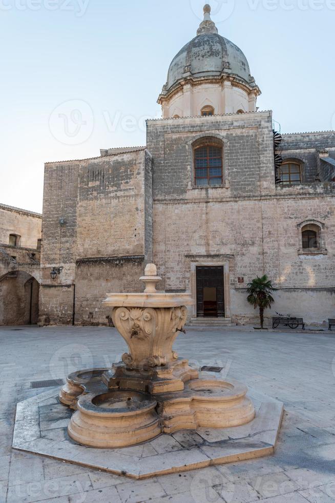 monopole, le port et le centre historique photo