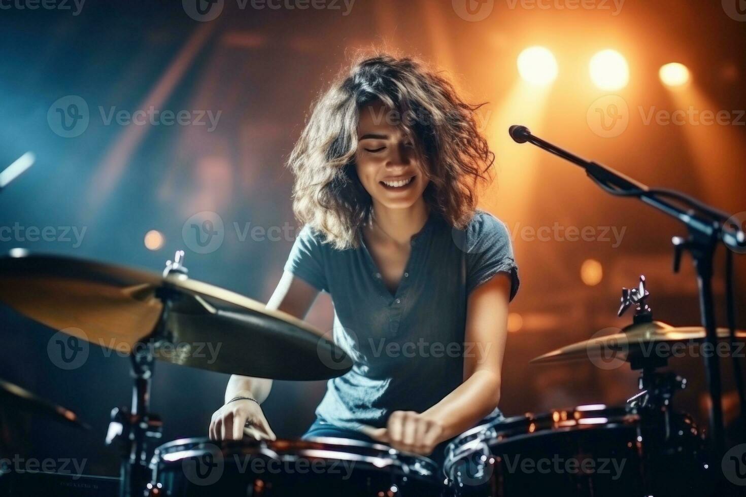 ai généré une femelle le batteur performant sur une organiser, illuminé par spectaculaire éclairage. le atmosphère de une vivre la musique concert. femme en jouant tambour trousse. idéal pour liés à la musique contenu photo