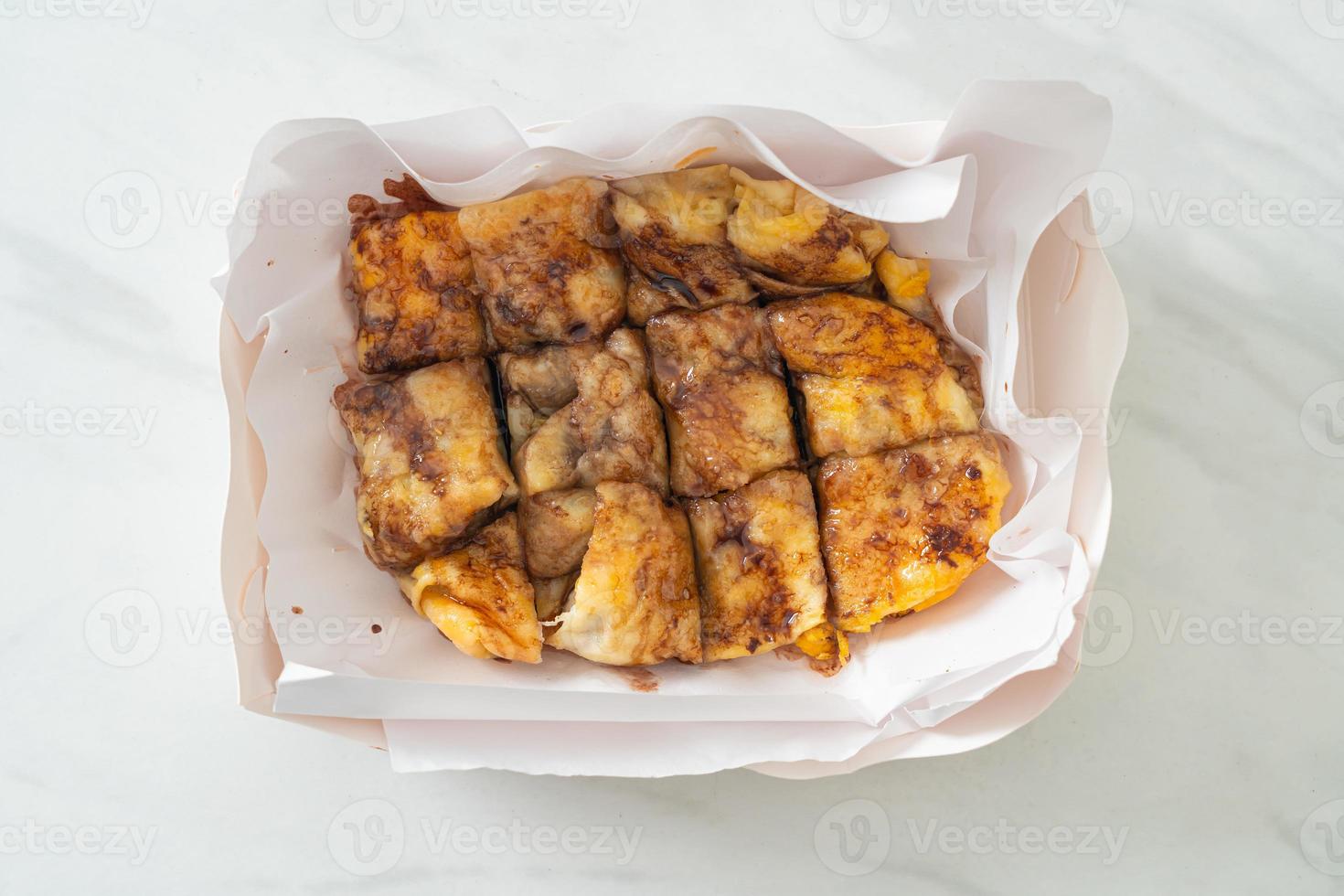 roti avec oeuf, banane et chocolat photo