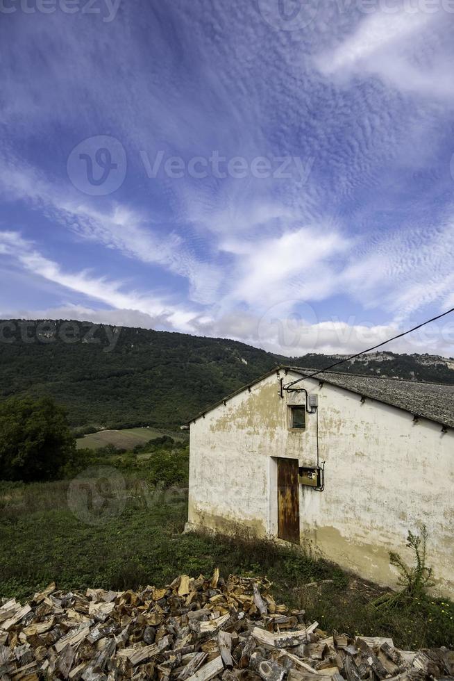 vieille maison dans la montagne photo