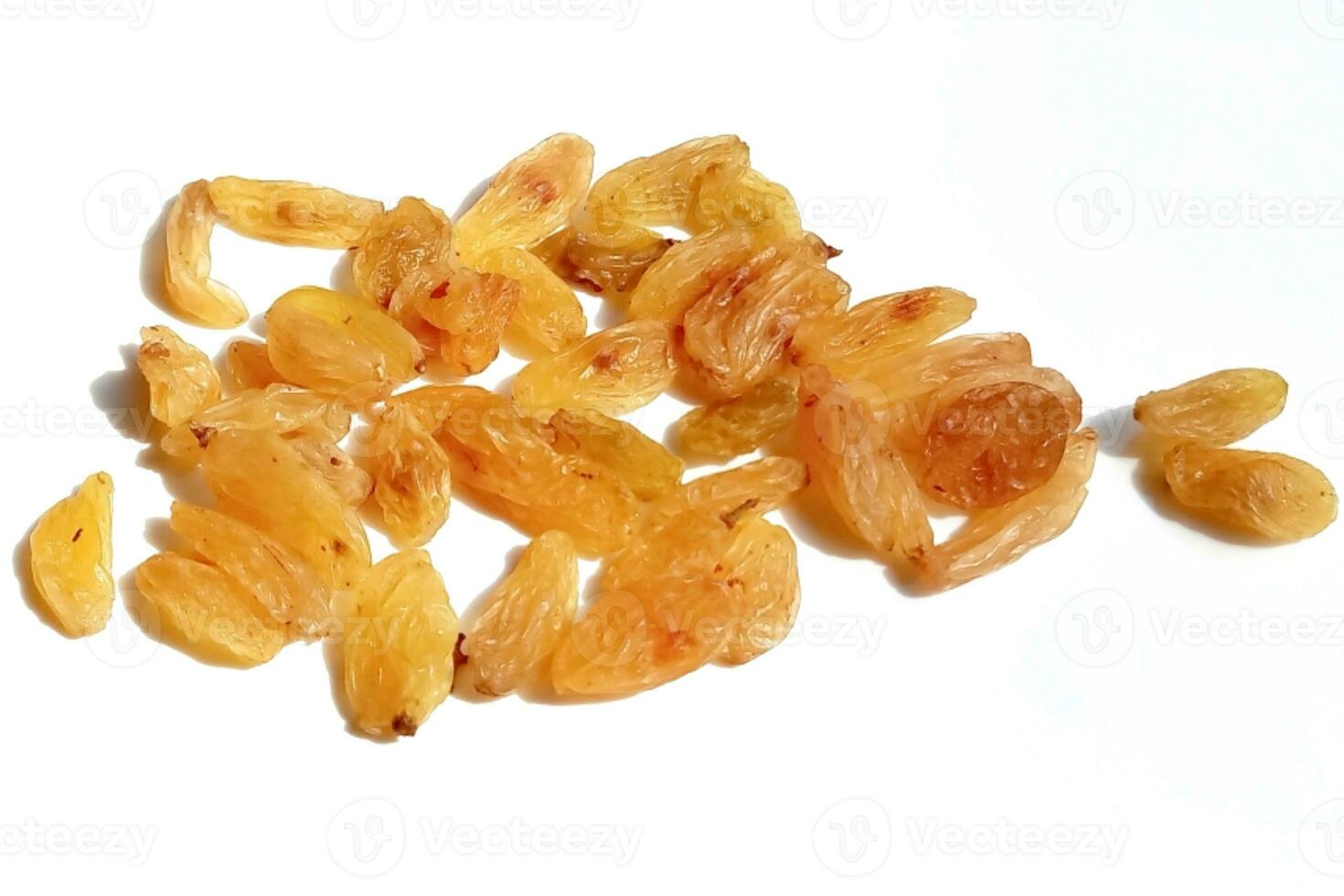 Jaune raisins secs isolé sur blanc Contexte photo