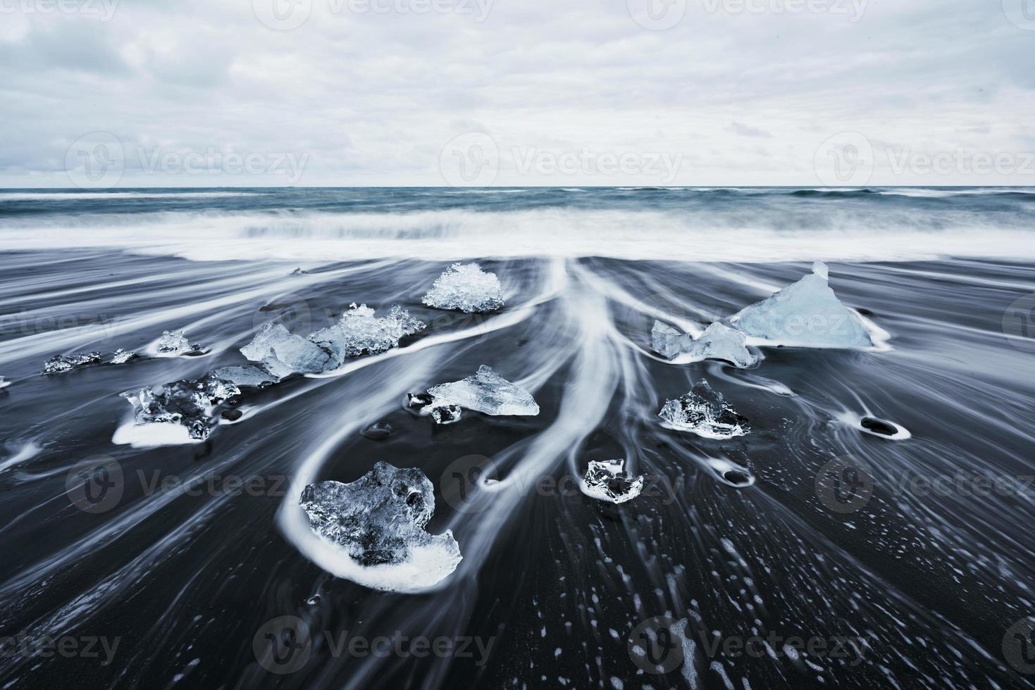 islande, lagune de jokulsarlon, belle photo de paysage froid de la baie de lagune glaciaire islandaise