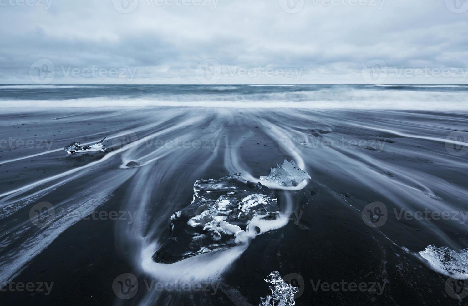 islande, lagune de jokulsarlon, belle photo de paysage froid de la baie de lagune glaciaire islandaise