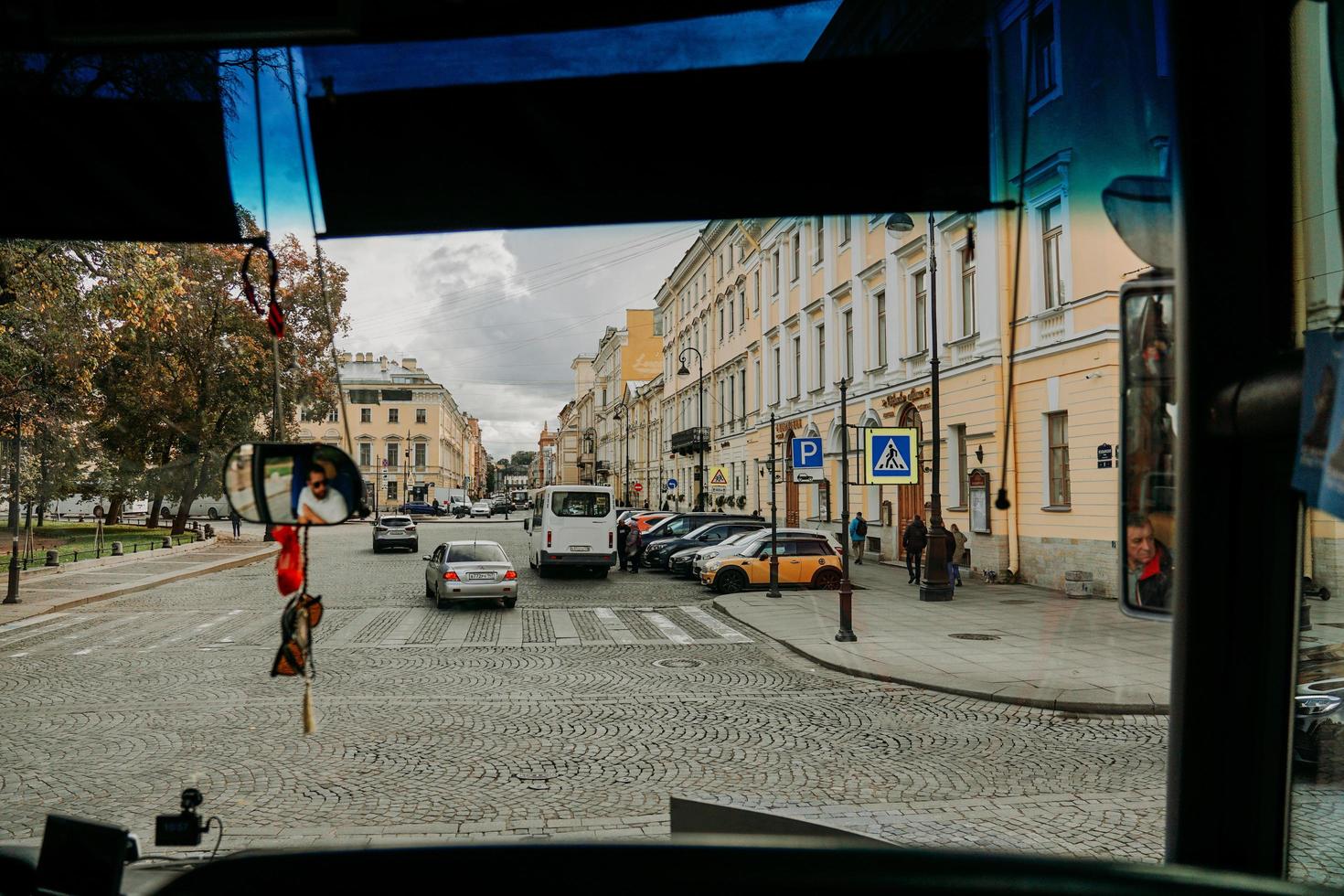 Saint-Pétersbourg, Russie, 2021 - vue depuis la fenêtre du bus photo