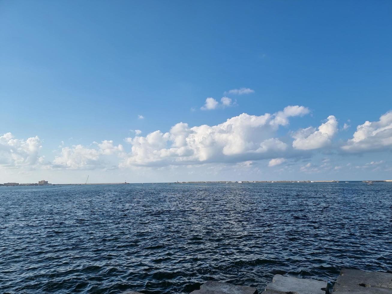 mer et nuages photo