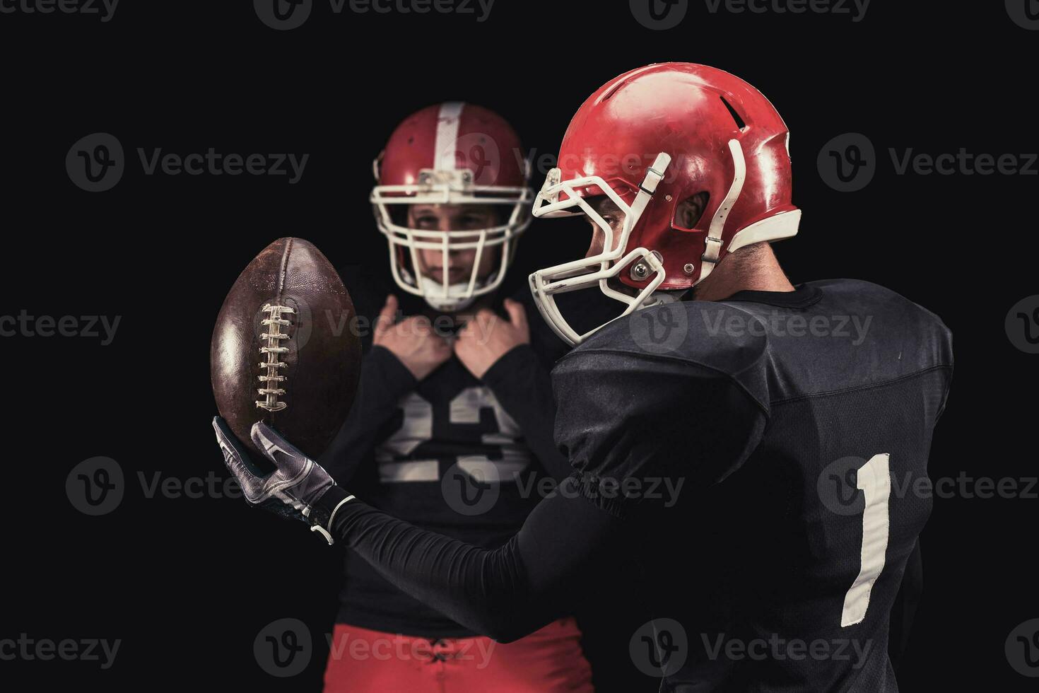 Football joueur sur foncé Contexte photo