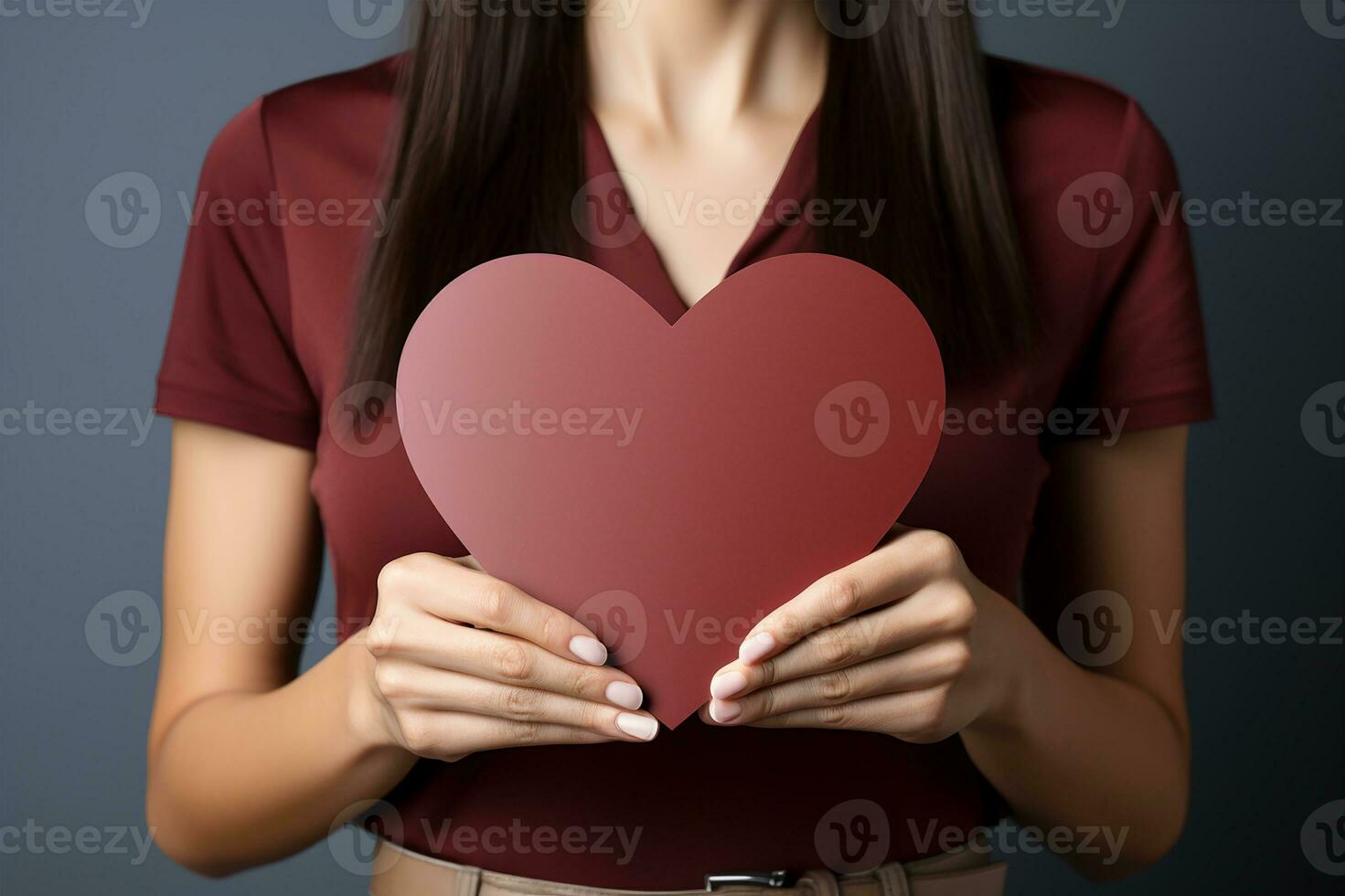 ai généré femme en portant une papier cœur dans sa mains. la Saint-Valentin journée concept . photo