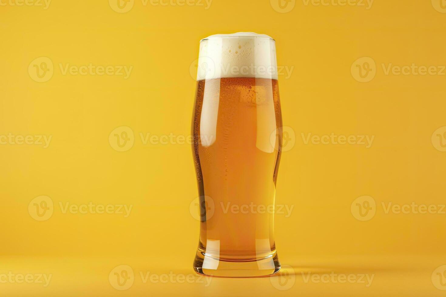 ai généré Bière verre avec plein Bière isolé avec une Jaune Contexte. ai généré photo