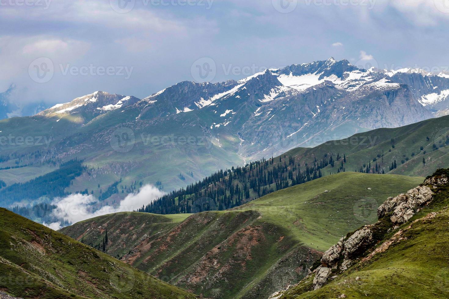 batcondi kumrat valley beau paysage montagnes vue photo