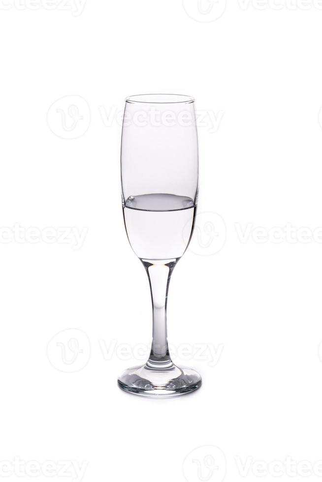 Verre de champagne isolé sur fond blanc photo