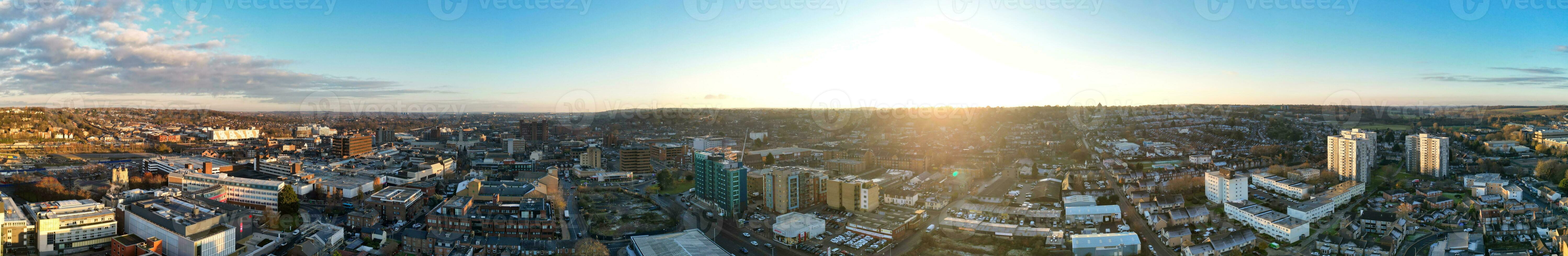 magnifique haute angle vue de central luton ville de Angleterre Royaume-Uni. décembre 1er, 2023 photo