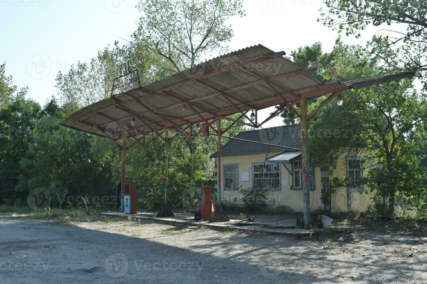 le vieux jeté gaz station photo