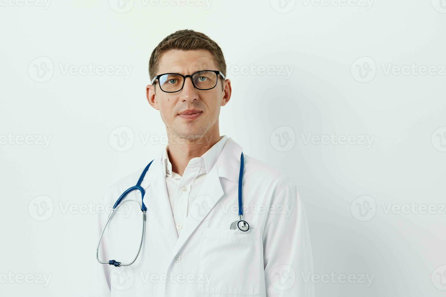caucasien clinique confiance Hommes portrait Contexte la personne stéthoscope médical professionnel médecin photo
