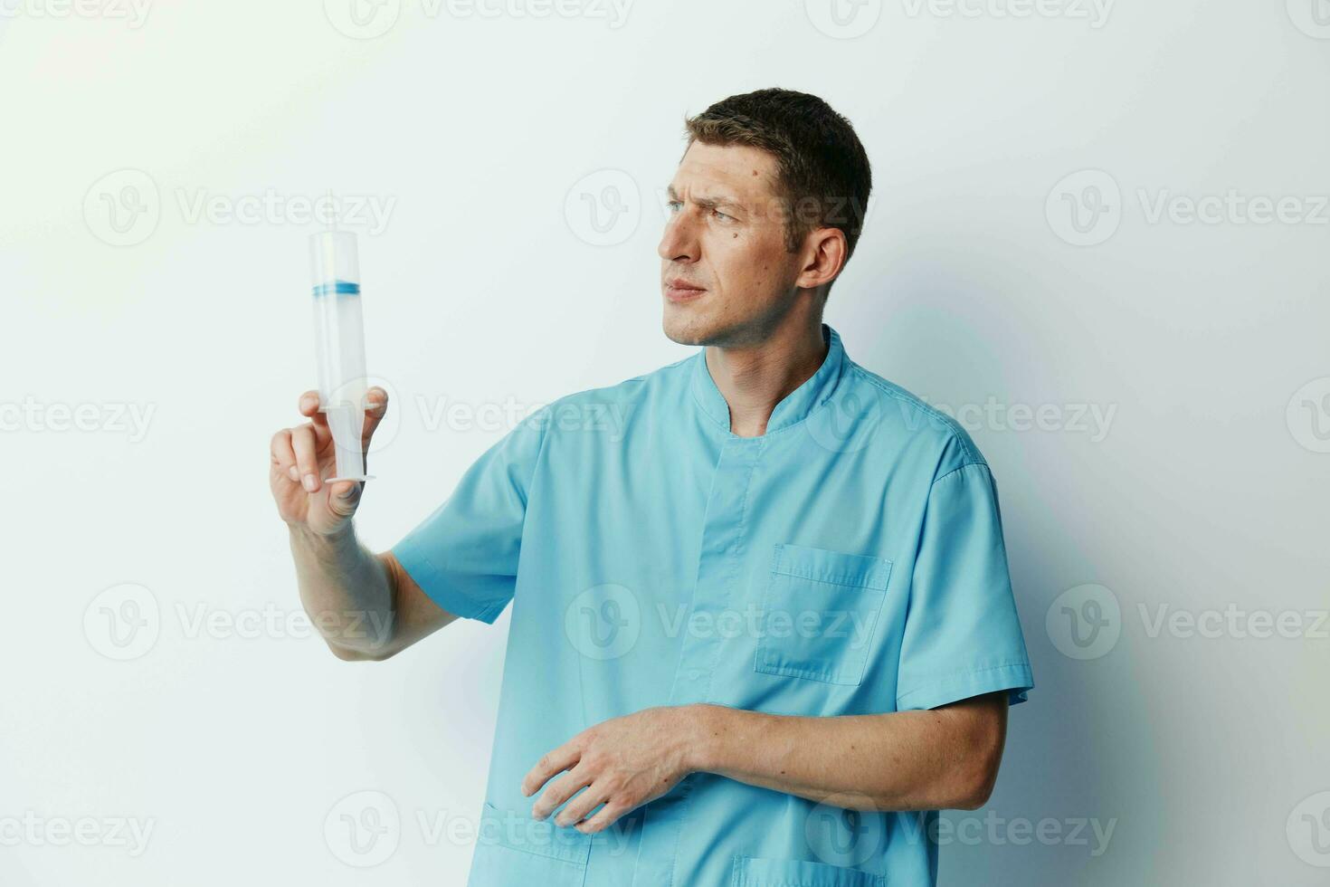 santé homme uniforme soins de santé se soucier Contexte adulte portrait médicament la personne homme profession photo