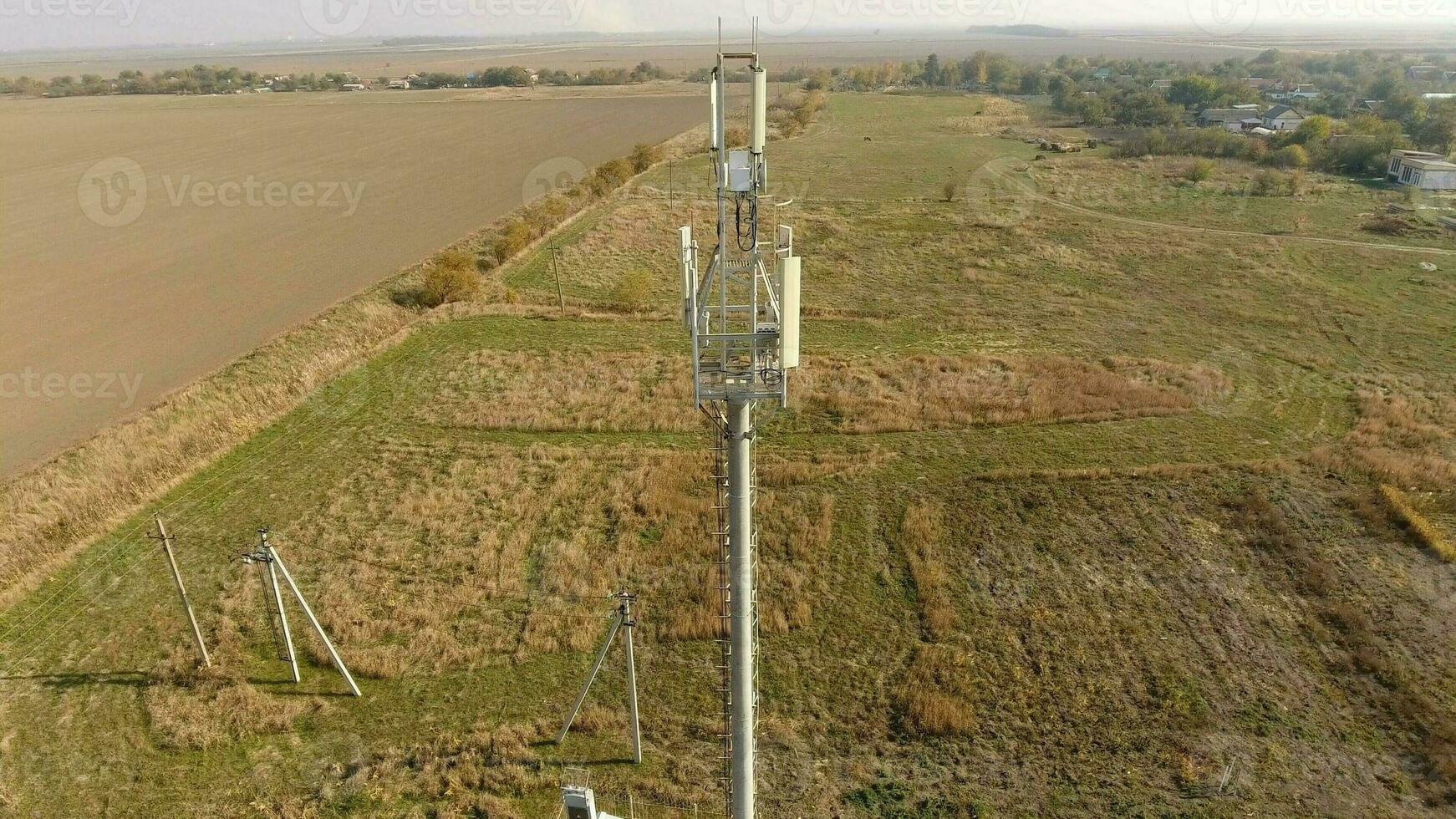 équipement pour transmission cellulaire et mobile signal. cellulaire la tour. photo