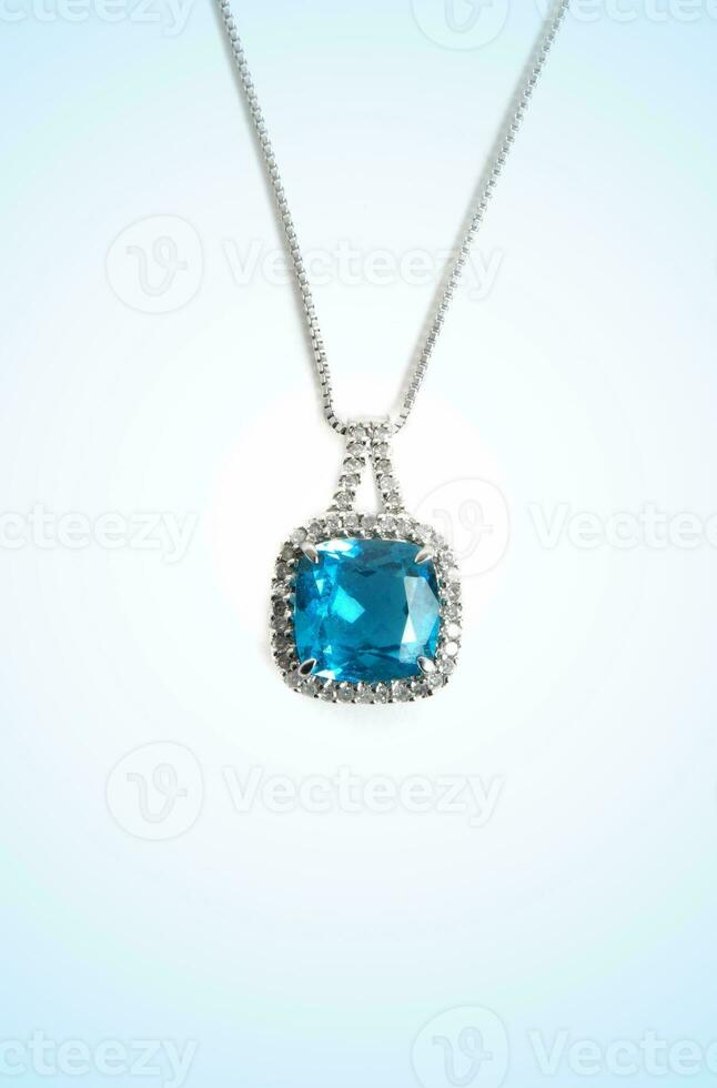 bleu diamant collier photo