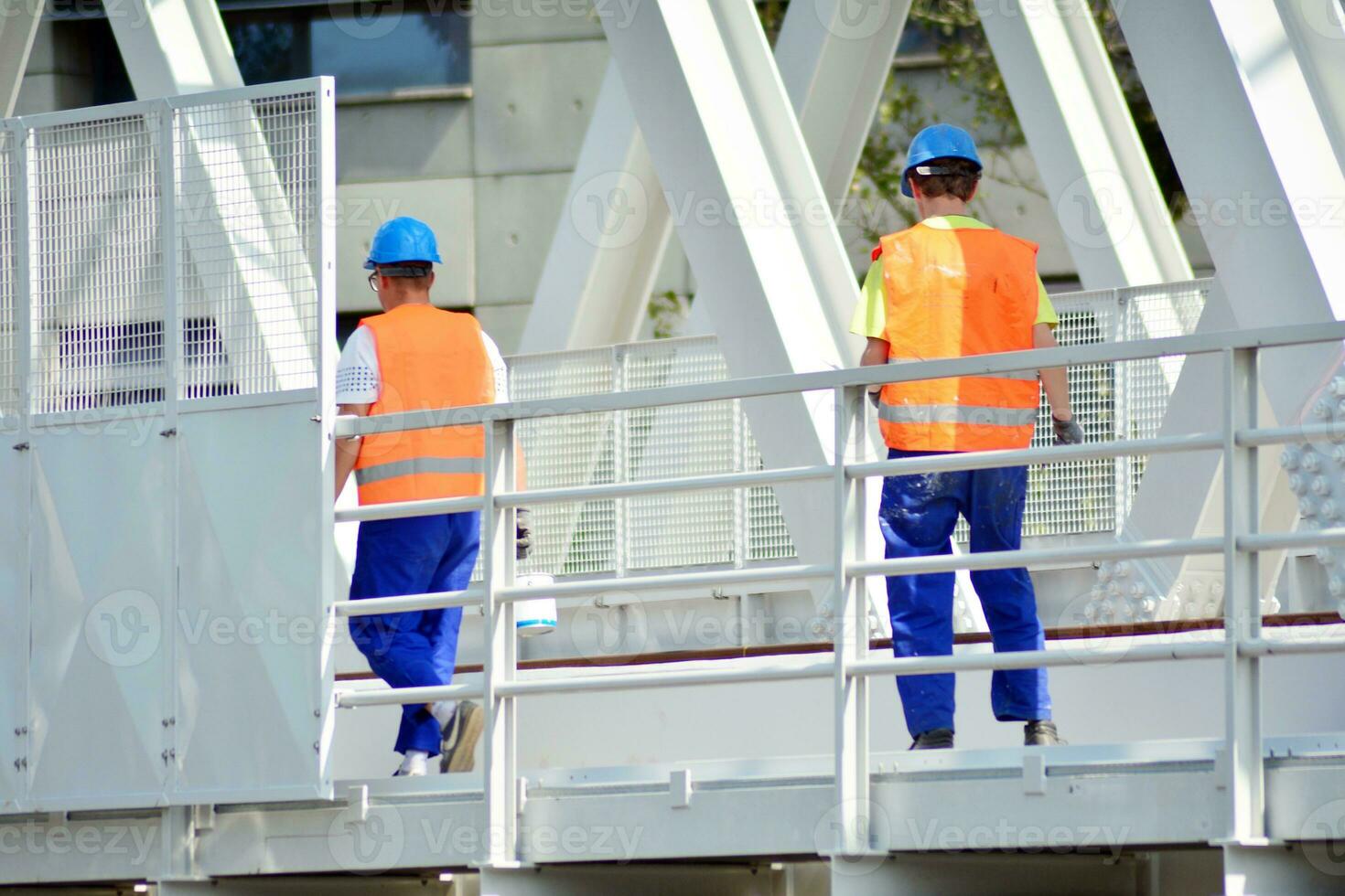 viaduc en dessous de construction photo