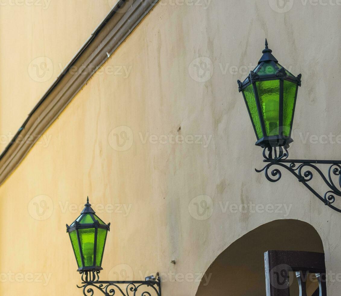 façades de le bâtiments de le européen ville. architecture photo