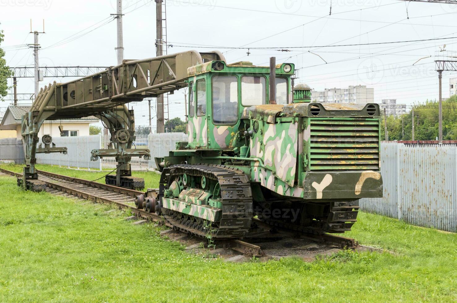 coup de le ancien vieux construction les trains. transport photo