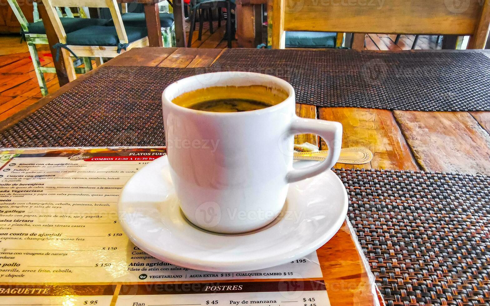 tasse de americano noir café dans restaurant café dans Mexique. photo