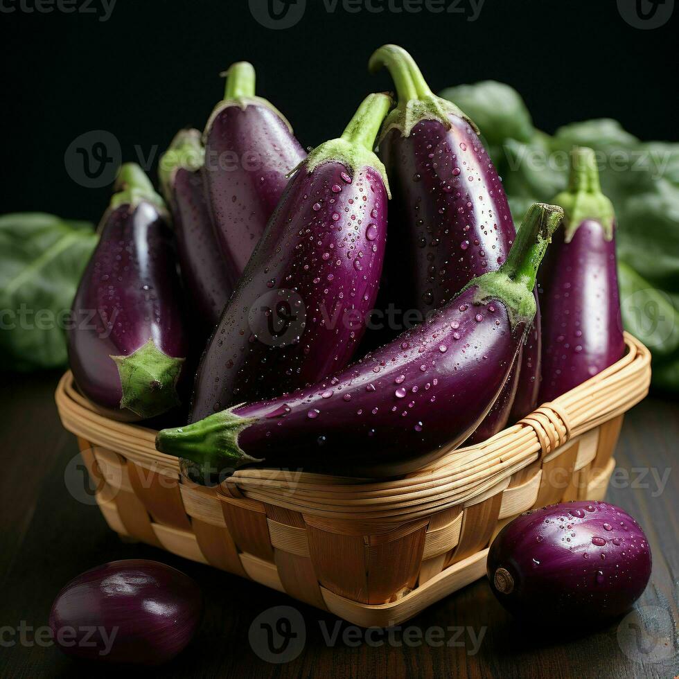 ai généré Frais aubergine avec l'eau gouttelettes. groupe de aubergine. génératif ai photo