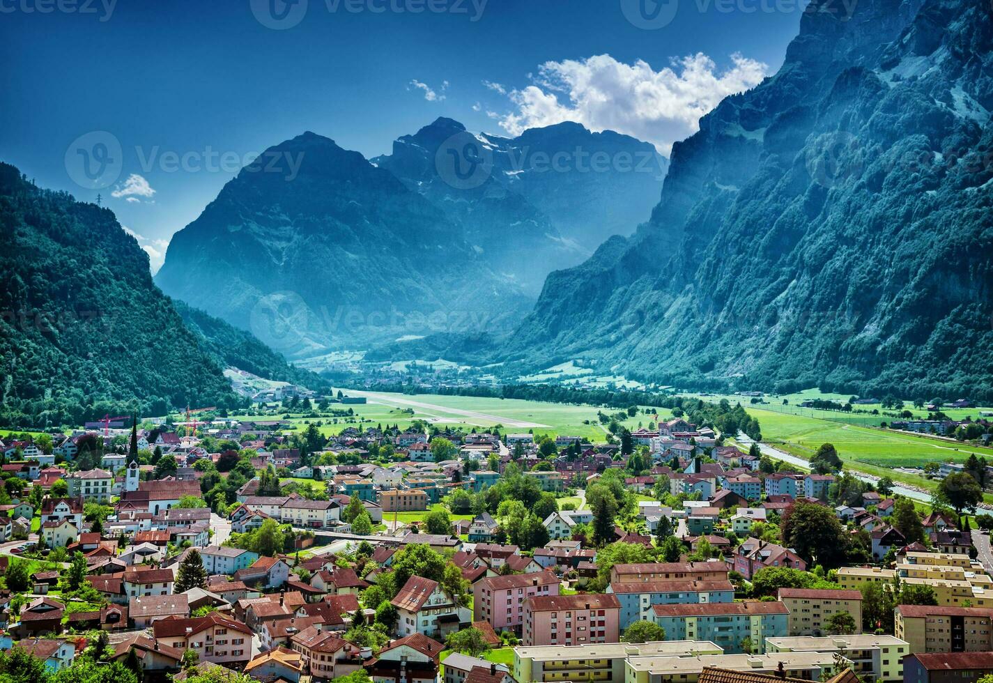 magnifique montagneux village photo