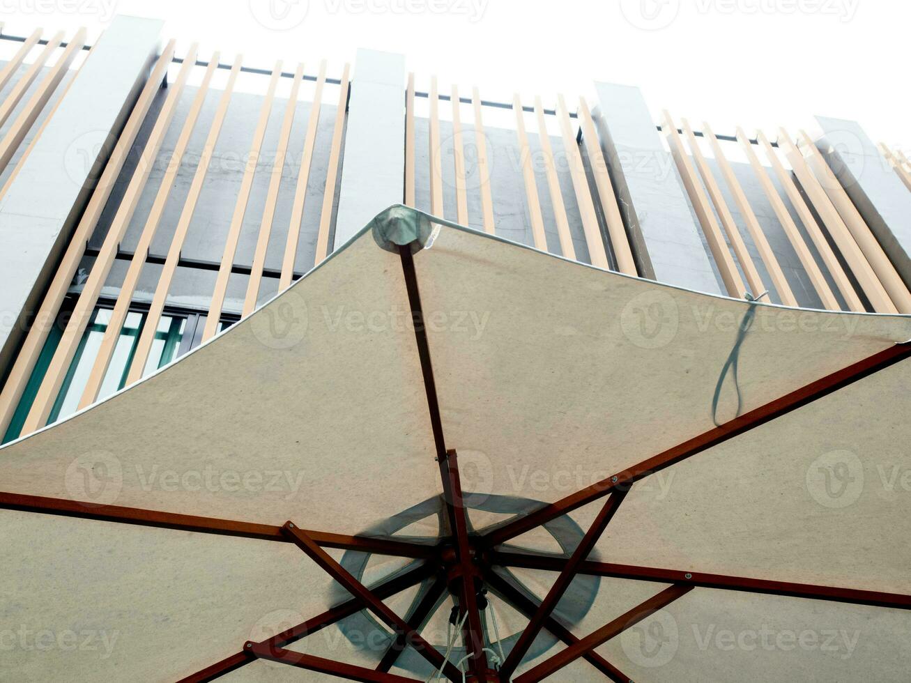 parapluie marron Couleur Hôtel condominium appartement maison Accueil recours Voyage touristique voyage vacances content temps bâtiment crise économie affaires prêt fonds luxe réel biens relaxation paradis île tour photo