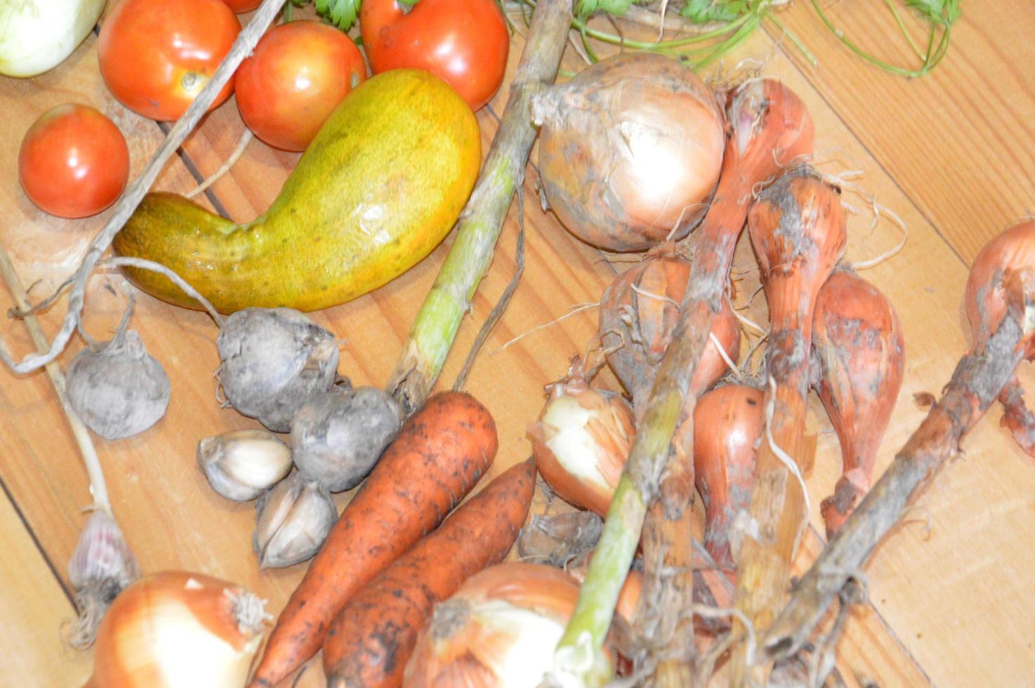 légumes cultivés indépendamment dans le pays photo