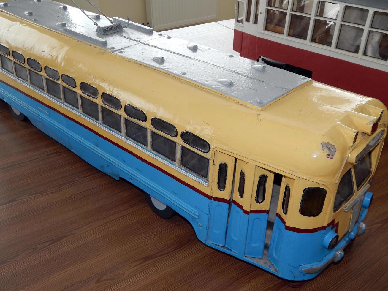 maquettes de trolleybus, maquettes de transports électriques urbains photo