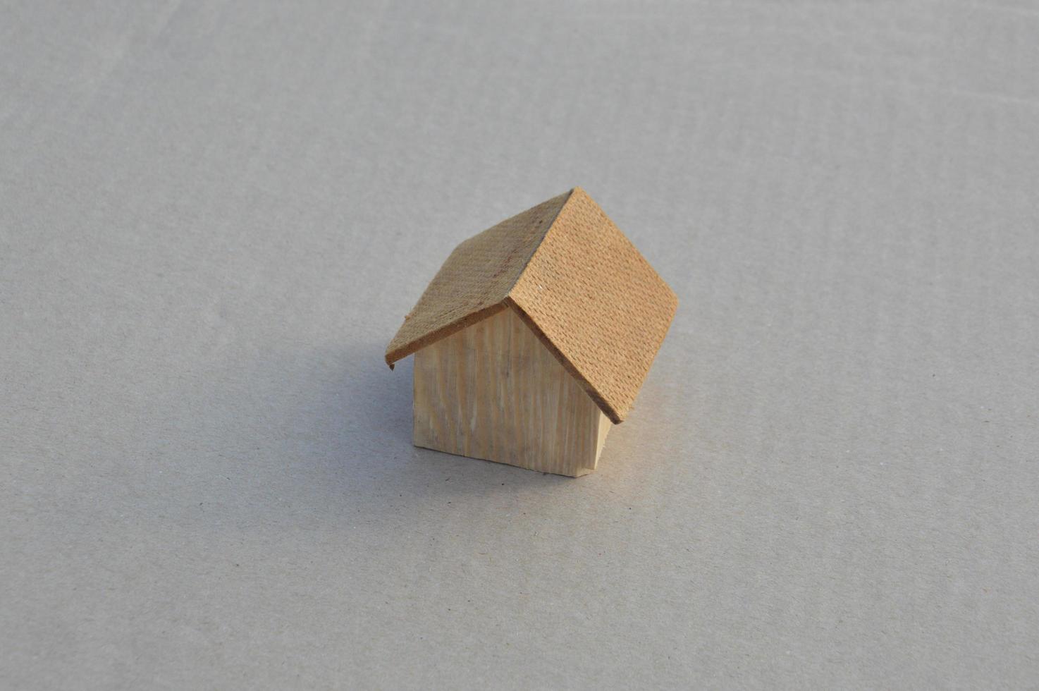 maquette d'une maison en bois comme propriété familiale photo