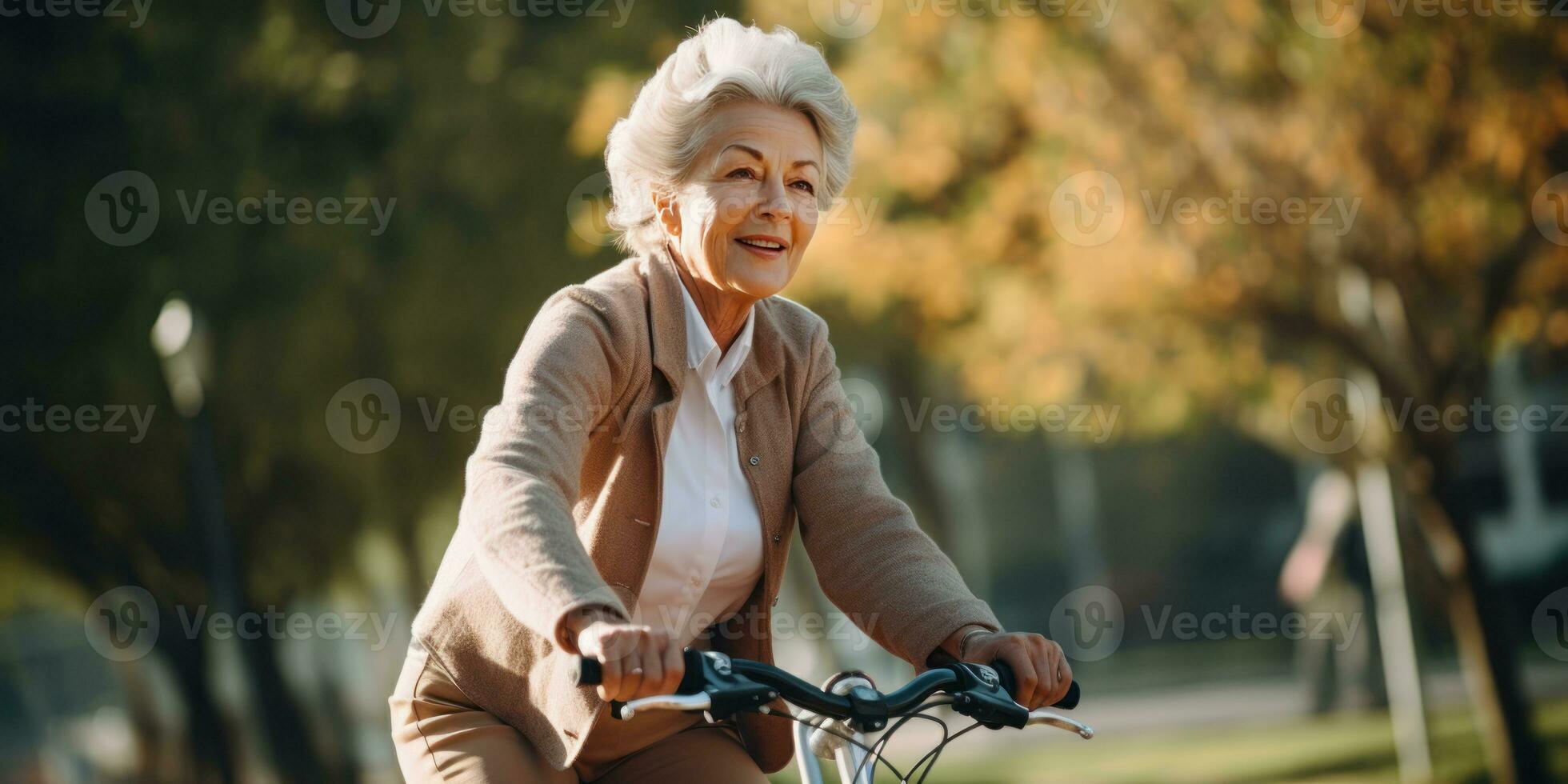 ai généré Sénior femme joyeusement cyclisme dans parc, argent cheveux, lumière du soleil. ai génératif. photo