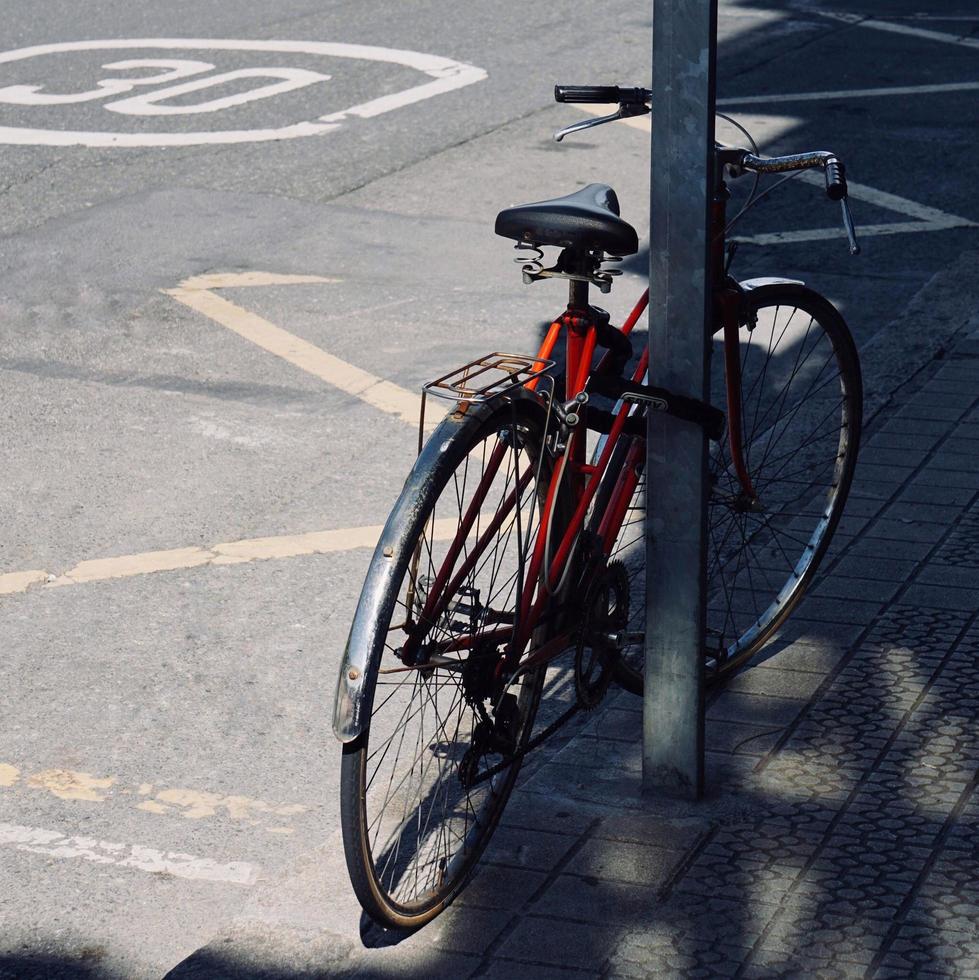 mode de transport à vélo dans la rue photo