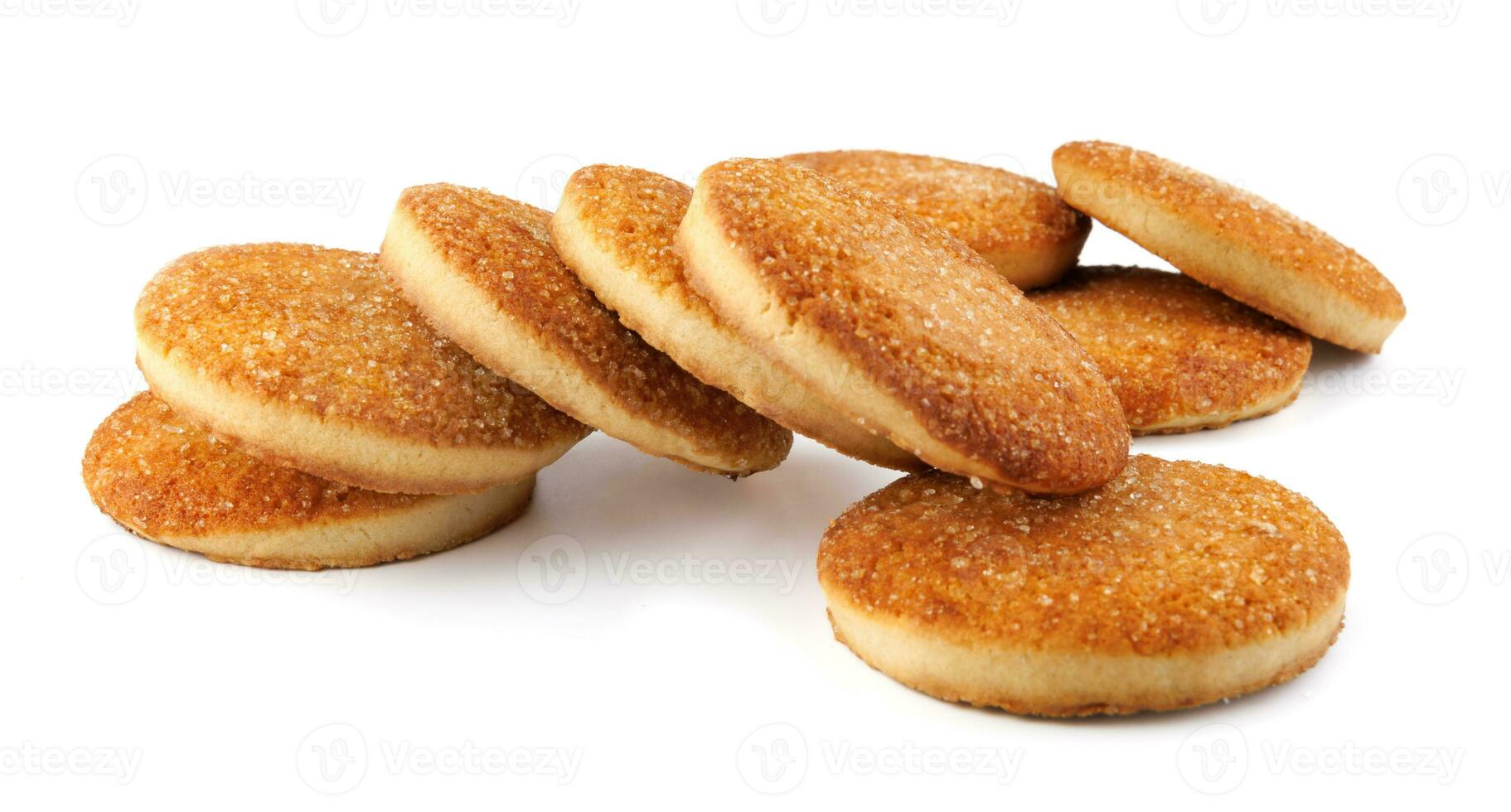 magnifique rond biscuits isolé sur une blanc Contexte. une peu biscuits. rangée de biscuits. photo