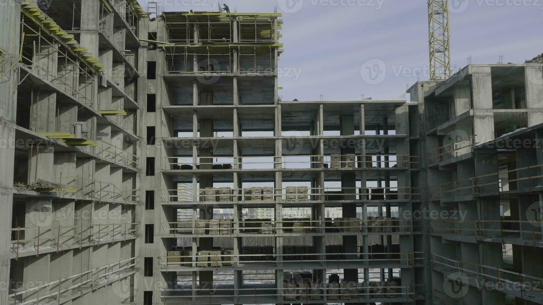 appartements construction site avec grue. grue et bâtiment construction photo