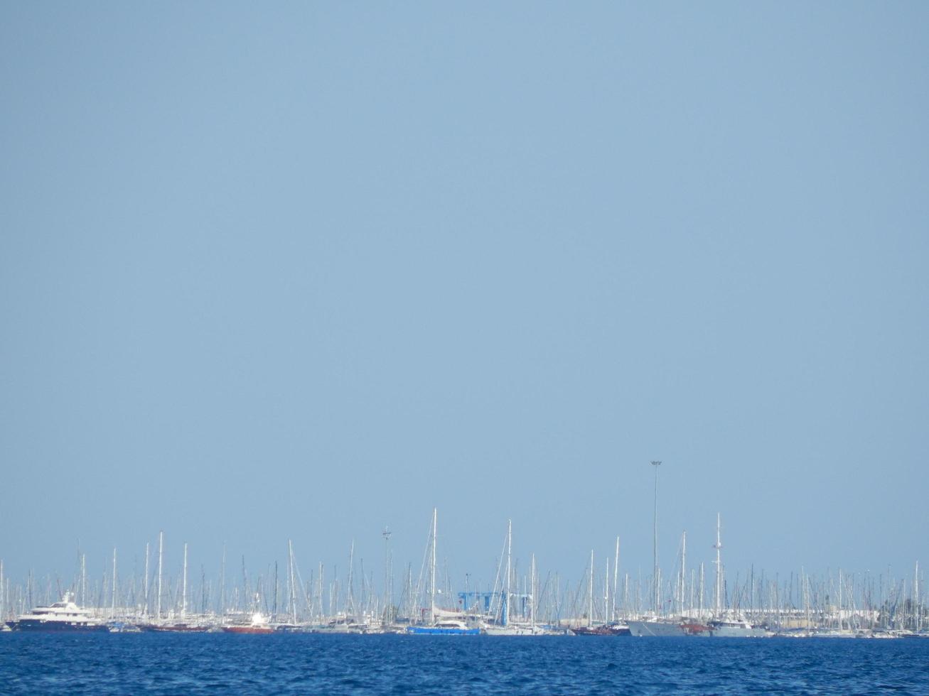 Marina de plaisance de Marmaris en turquie station balnéaire sur la mer Égée photo