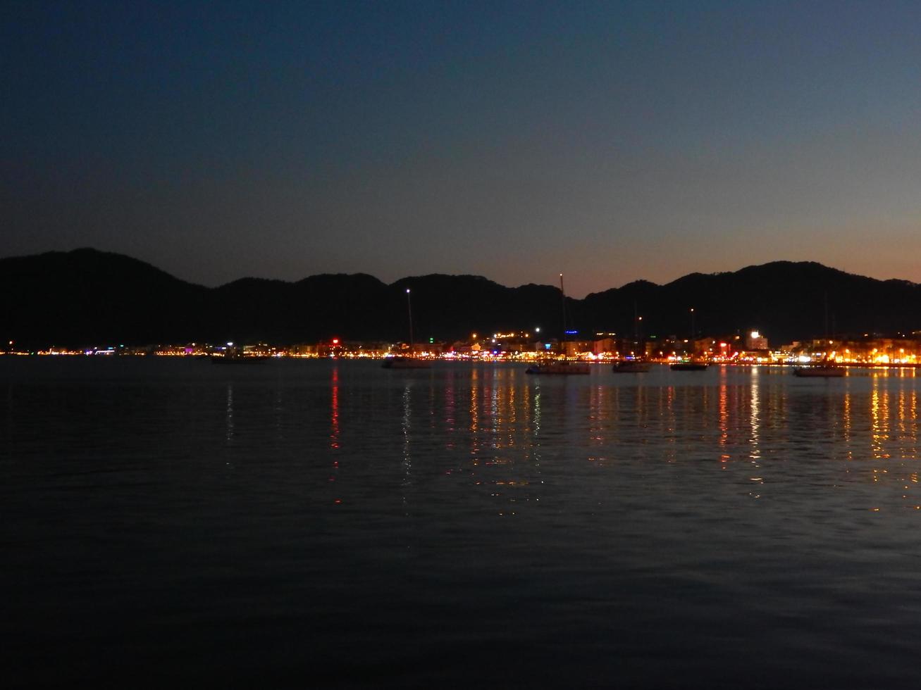 Marmaris en turquie station balnéaire sur la mer Égée photo