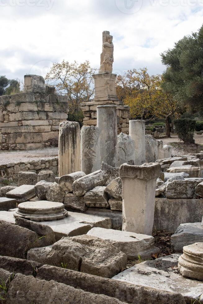 le beaucoup différent ruines cette pouvez être a trouvé à l'intérieur le ruines de le ancien agora dans Athènes, Grèce photo