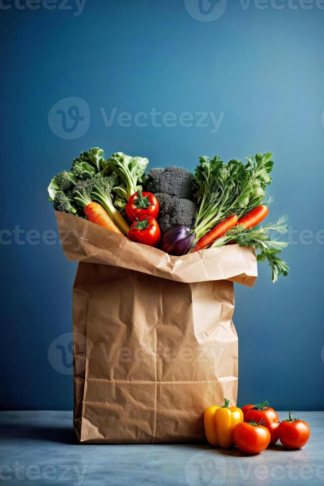 ai généré une rustique table avec une variété de Frais des légumes dans une marron papier sac photo