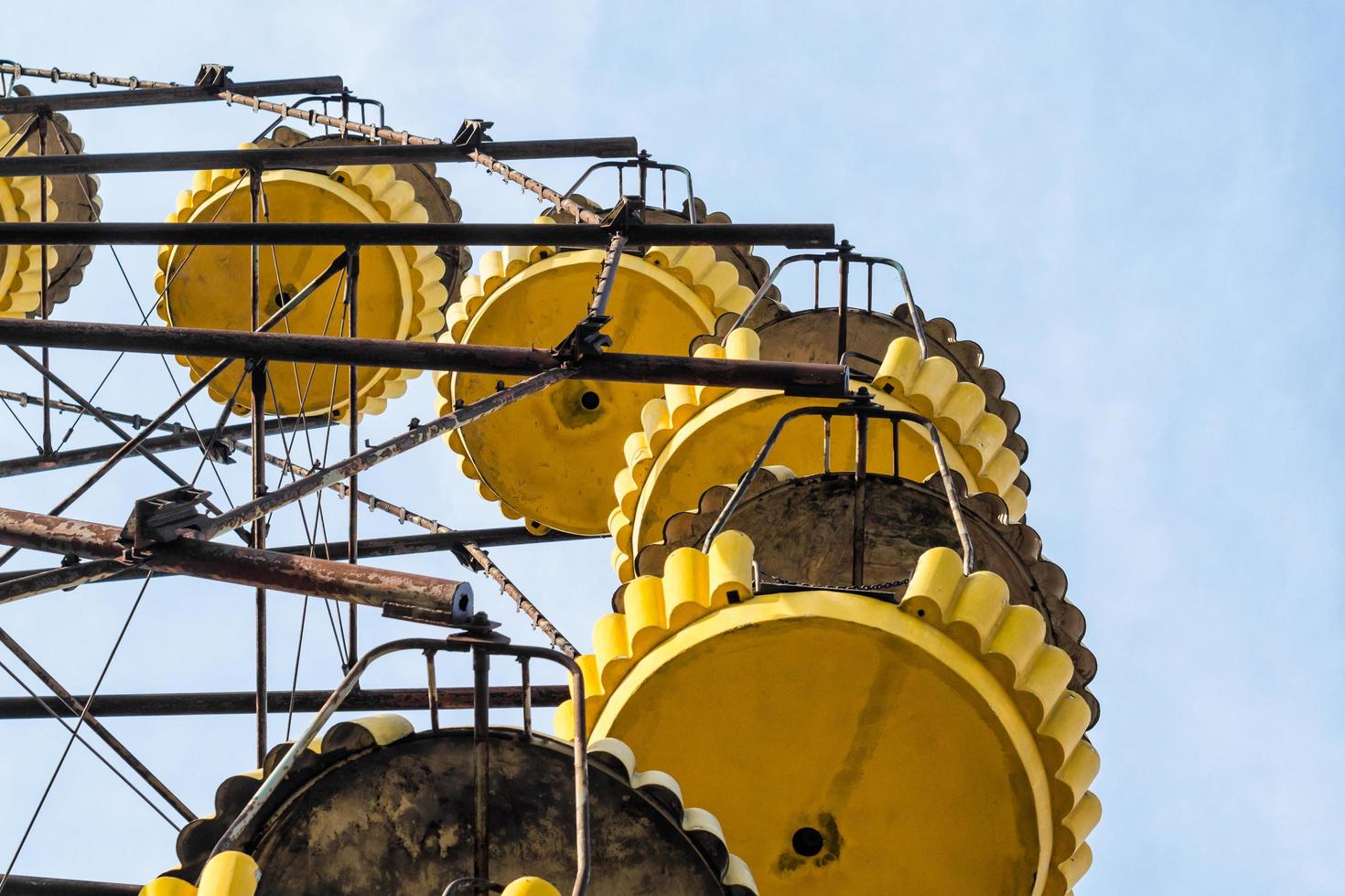 Pripyat, ukraine, 2021 - gros plan de la cabine du carrousel à Tchernobyl photo