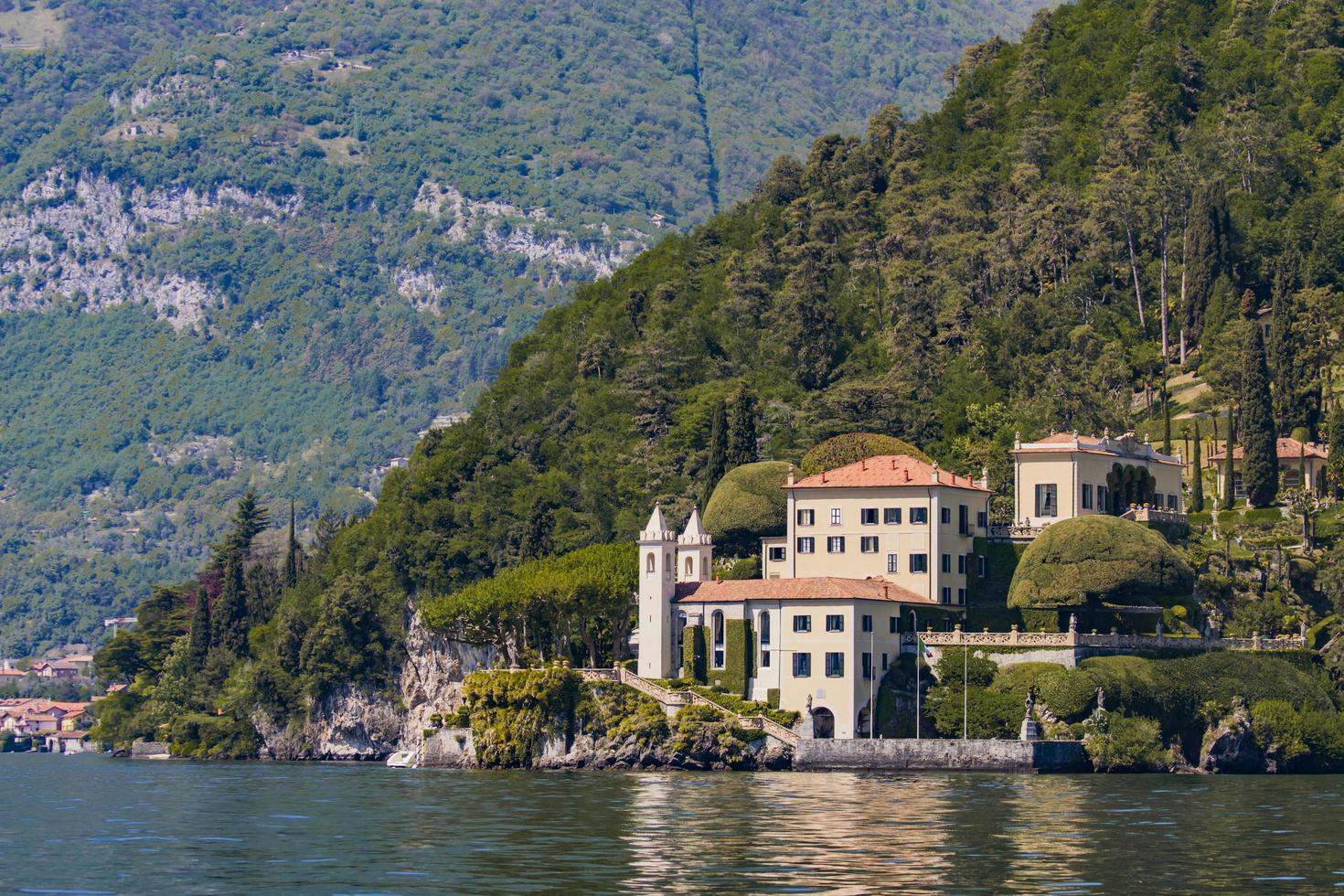 lenno, italie, 23 avril 2017 - villa del balbianello sur le lac de côme en italie. cette villa de la commune de lenno a été ouverte en 1787. photo