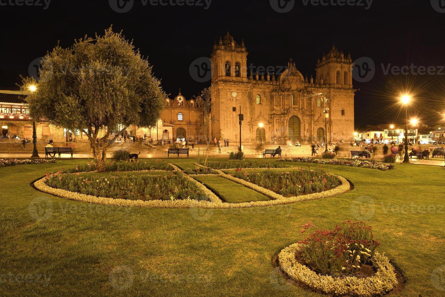 cathédrale de Cusco ou cathédrale Basilique de le vierge de le supposition à nuit, place de armes, cusco, Pérou photo