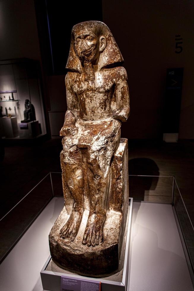 Turin, Italie, 3 juin 2015 - statue du gouverneur Wakha, fils de Neferhotep au Museo Egizio de Turin, Italie. Le musée abrite l'une des plus grandes collections d'antiquités égyptiennes, plus de 30 000 objets. photo