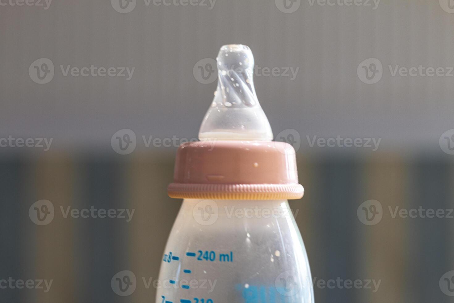 Lait bouteille, Contexte pour le un d et fond d'écran dans le accessoires et bébé bouteille scène. réel images dans décorer des idées photo