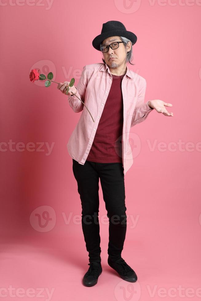 homme en rose photo