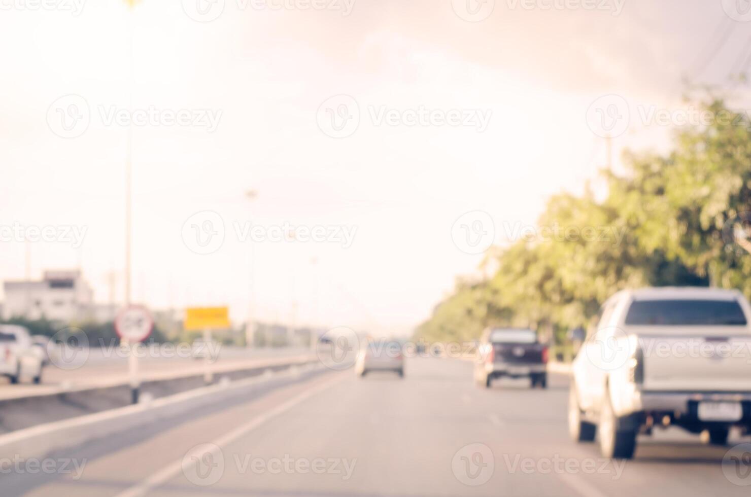 brouiller voiture sur le route photo