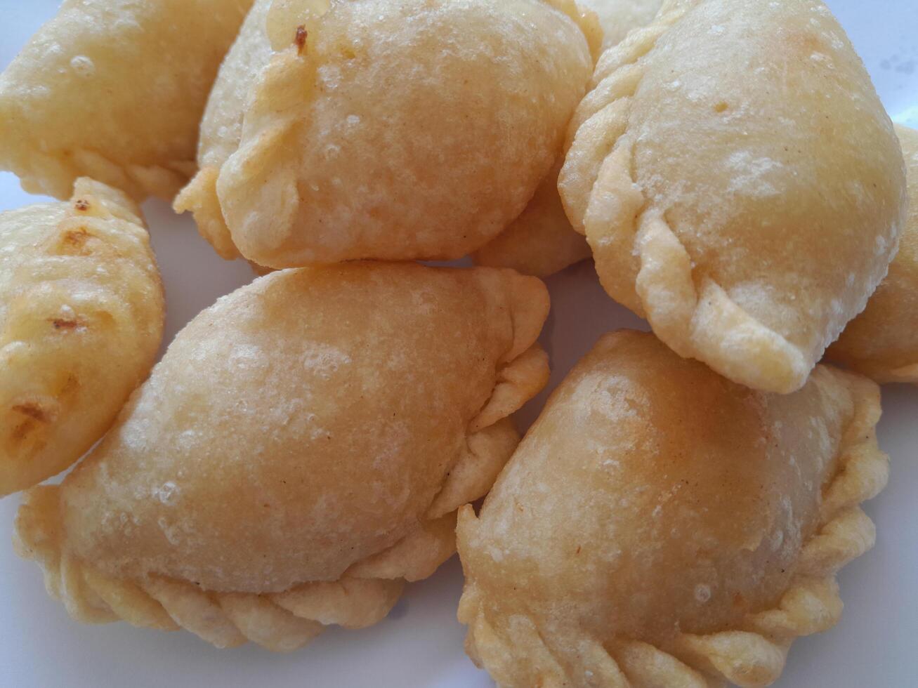 pempek ou empek-empek typique nourriture de palembang, Indonésie. cette photo est parfait pour nourriture les magazines, tabloïde journaux, nourriture recette livres.