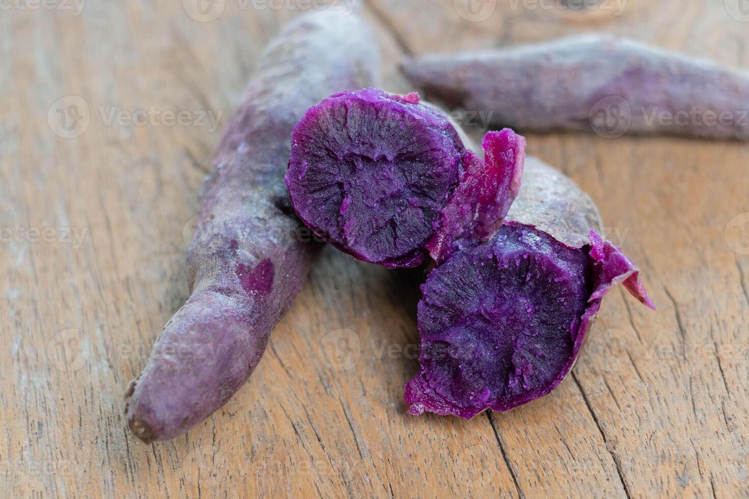 Frais à la vapeur violet sucré patates photo