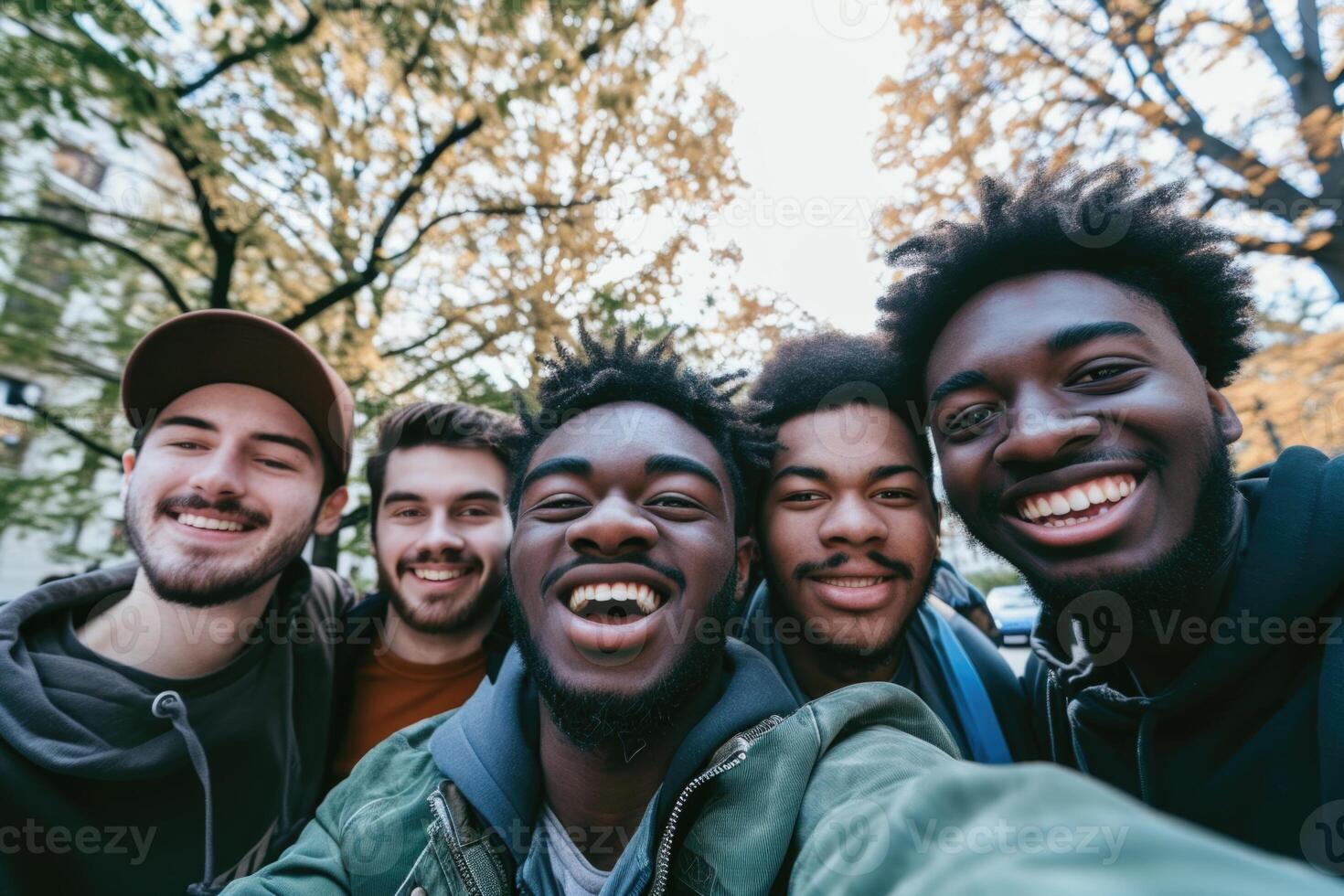 ai généré une réutilisable Jeune groupe de content gens prend une selfie photo sur une caméra à l'extérieur