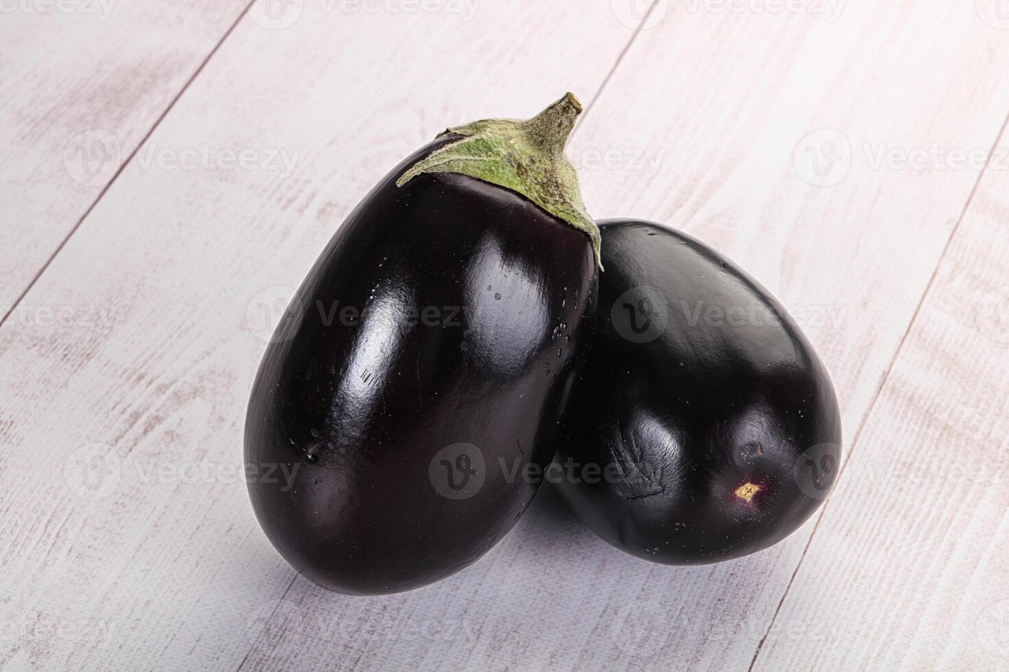 mûr savoureux Naturel biologique aubergine photo